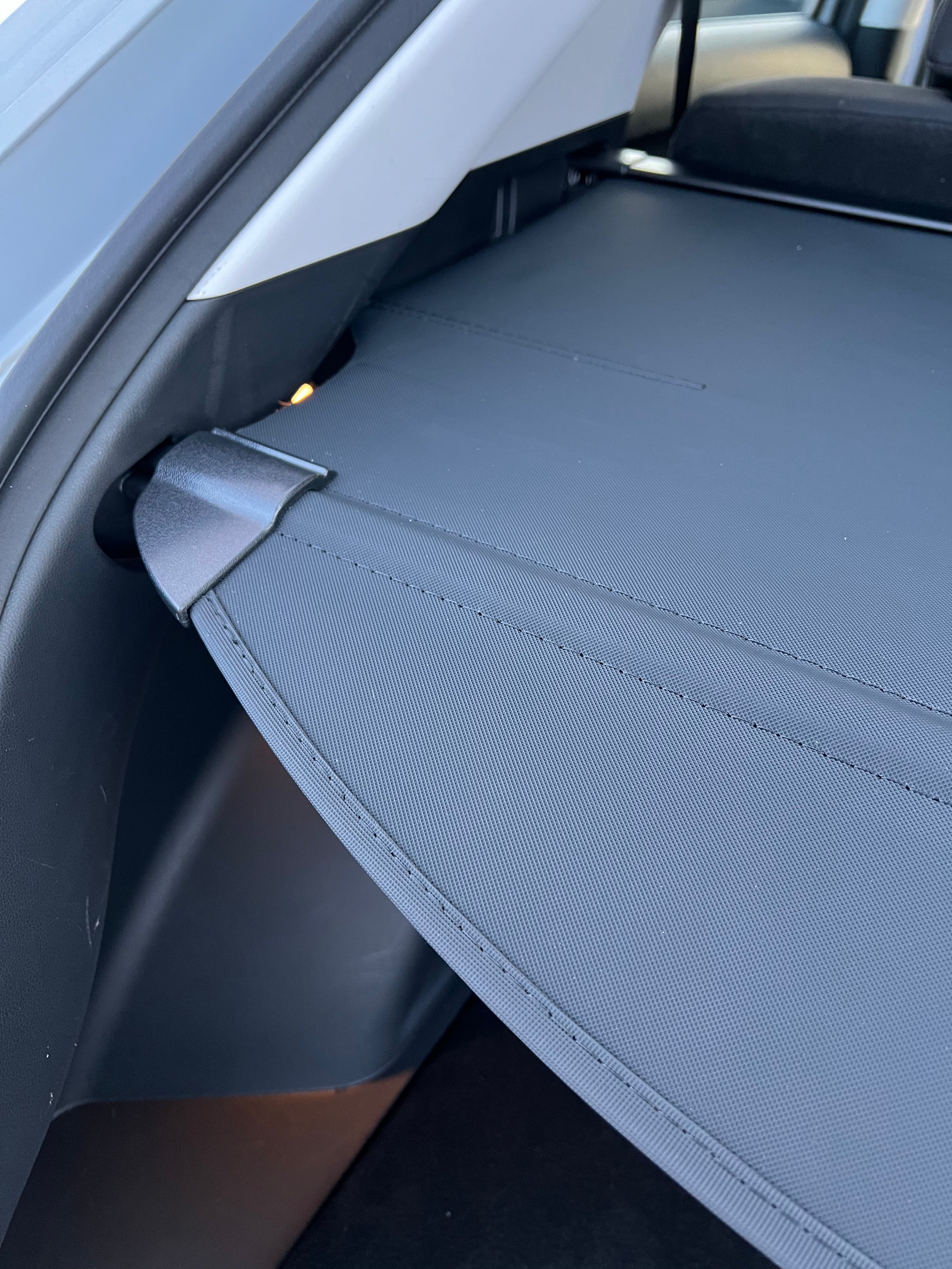 Hyundai IONIQ 5 Täckande gardin för baklucka