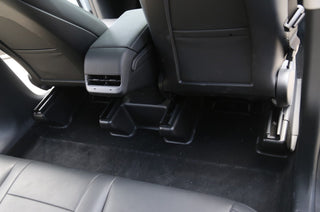 Tesla Model Y – beschermhoeken onder de stoelen – productafbeelding 7