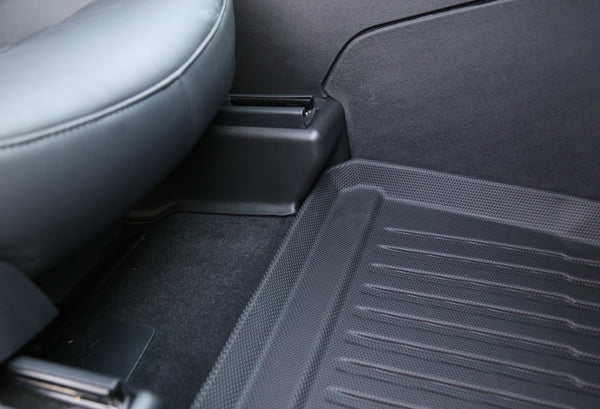 Tesla Model Y – beschermhoeken onder de stoelen – productafbeelding 12
