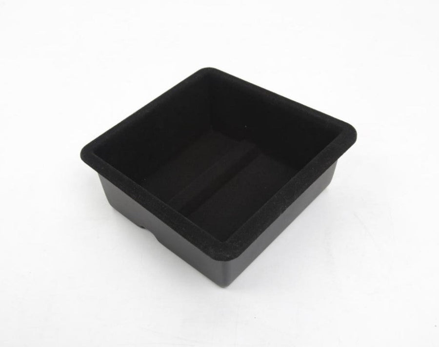 Tesla Model 3/Y – centre-console storage compartment